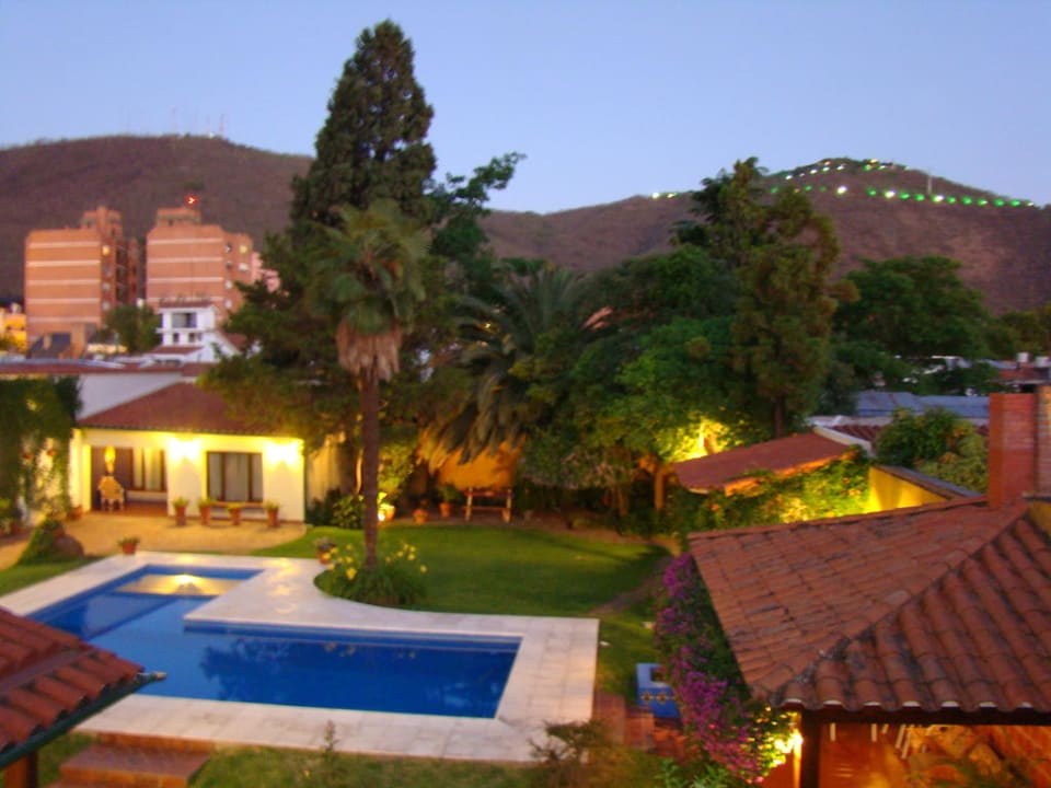 Vista panoramica de la piscina Hotel La Candela