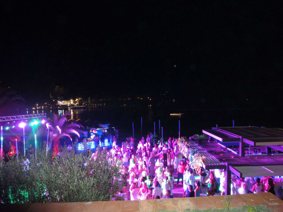 White Night-Party Hillside Beach Club