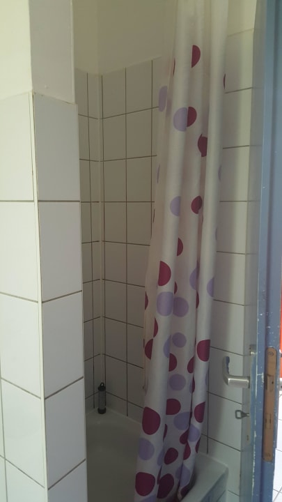 Zweckmäßig mit Dusche KiEZ Bollmannsruh