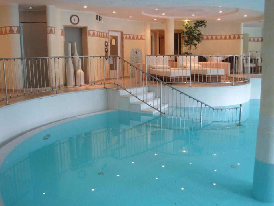 Pool drinnen Hotel Ansitz Plantiz