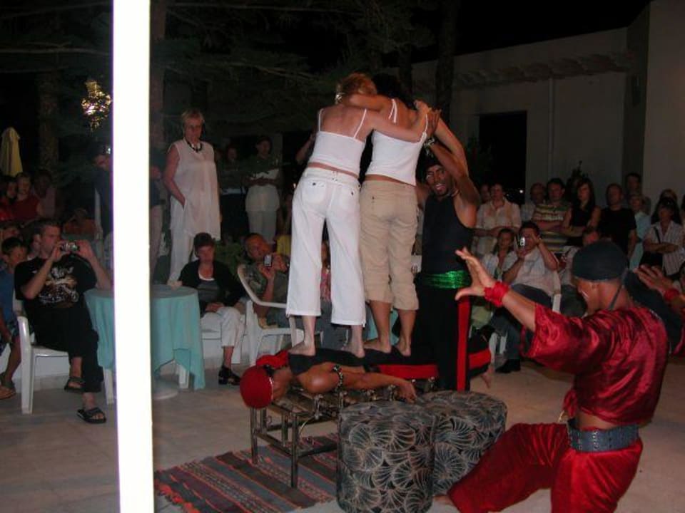 Wieczorne show Orient Palace Resort & Spa