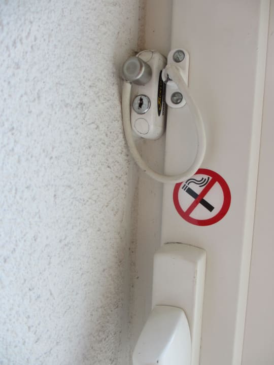 Fenster leider nicht ganz zu öffnen ! Hotel Ibis Aberdeen Centre