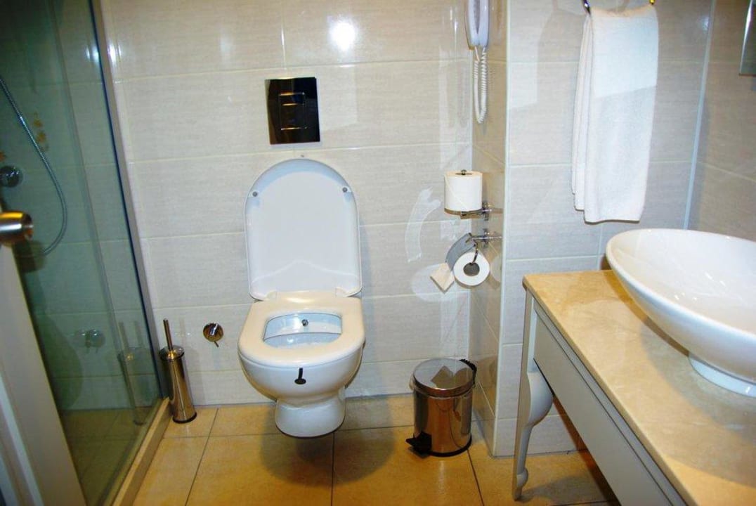 Zimmer 2218 Bad Port Side Resort Hotel
