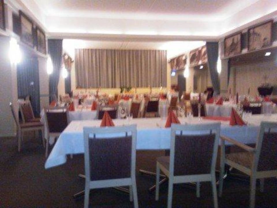 Großer Frühstücksraum Hotel Rellinger Hof