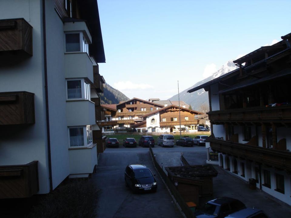 Blick vom Hotel Richtung Patscherkofel Appartements zur Sonne
