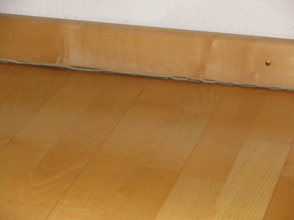 Wohnraum - abgerissene Leisten Fewo 2.5 Haus Arkonablick