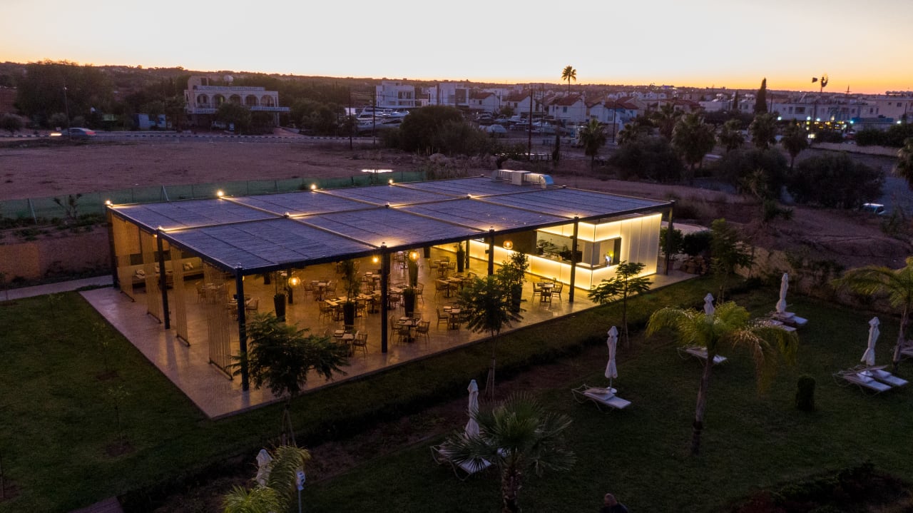 Gastro Crystal Springs Beach Hotel