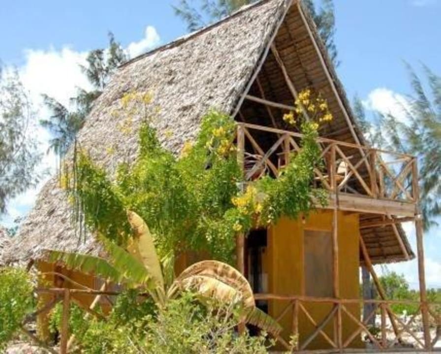 2-story beach banda Pakachi Beach Resort