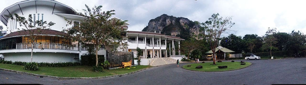 Hotel Peace Laguna Resort and Spa