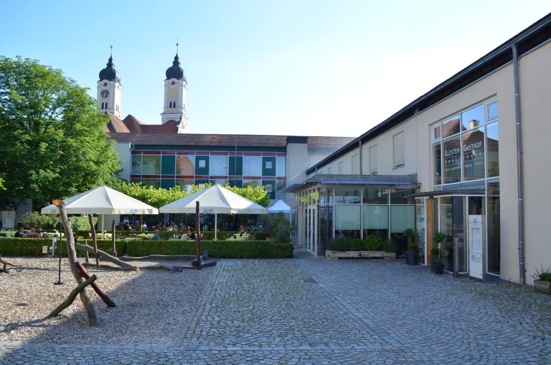 Außenansicht Klostergasthof Roggenburg