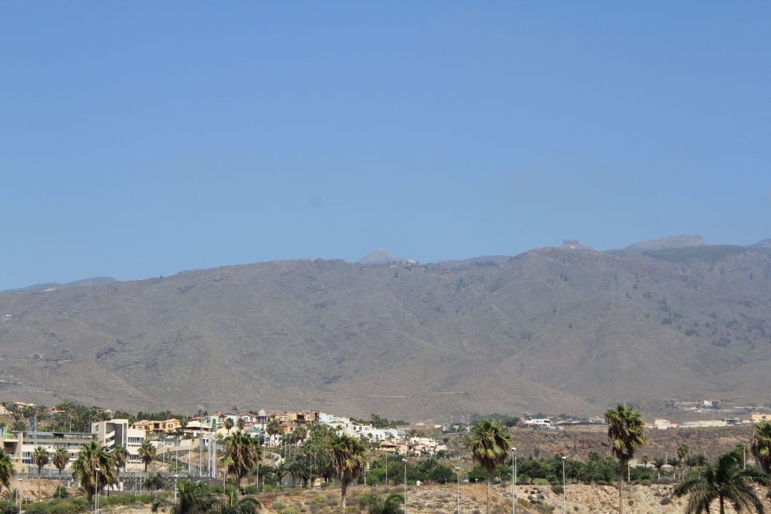 Von der Terrasse aus sieht man den Teide HOVIMA Jardin Caleta