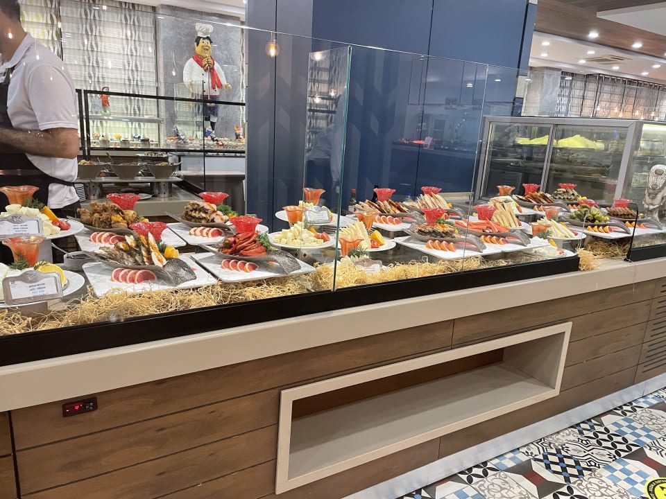 Gastro Saturn Palace Resort Hotel