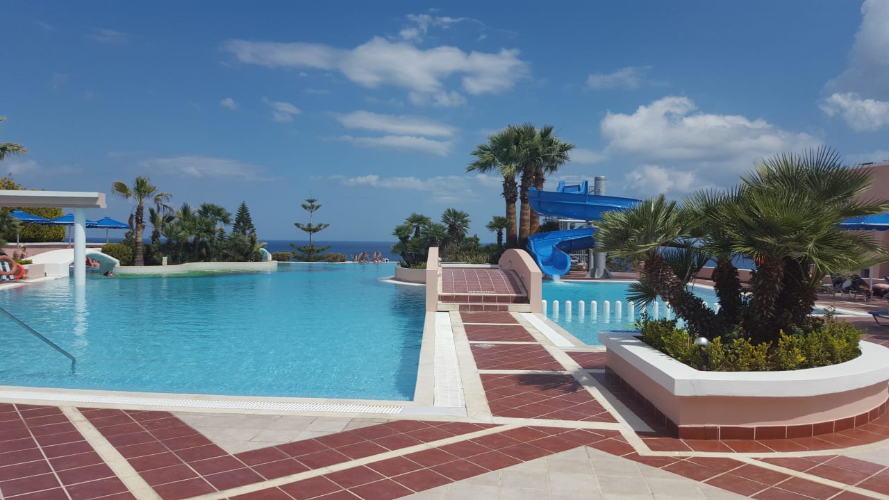 Pool oberhalb bei den Bungalows  Mitsis Rodos Village