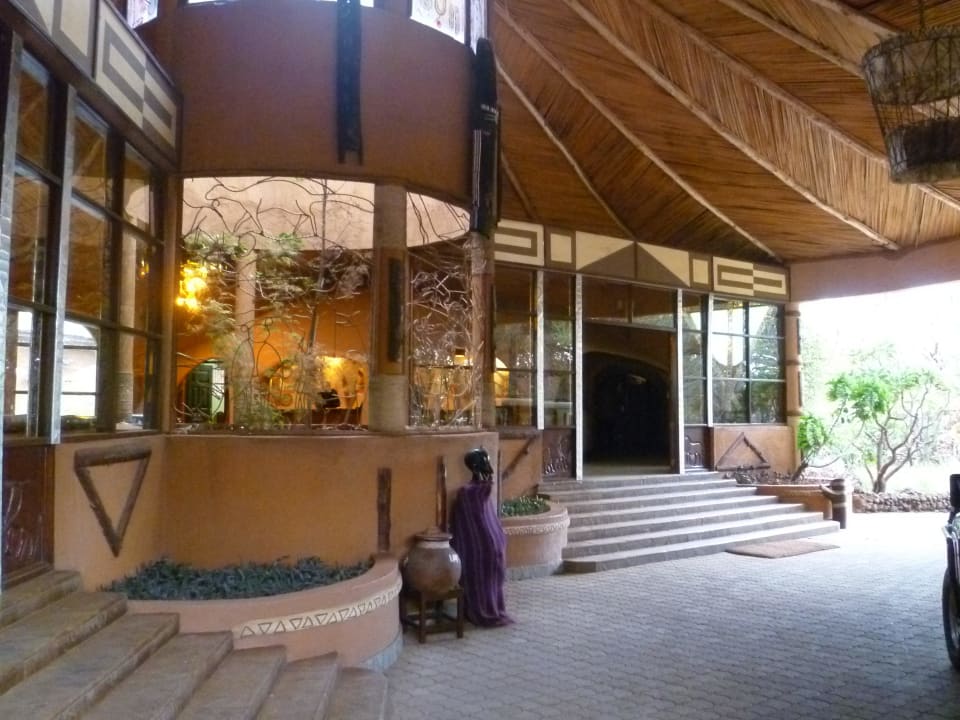 Eingang Hotel Amboseli Sopa Lodge