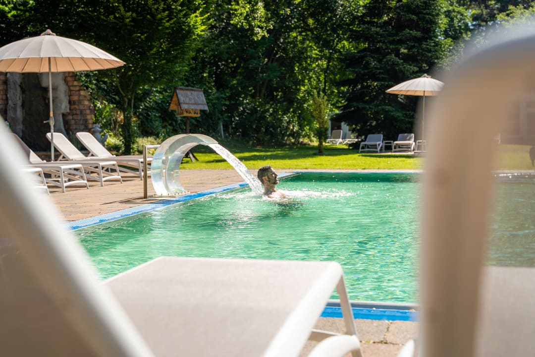 Pool Waldhotel Tannenhäuschen