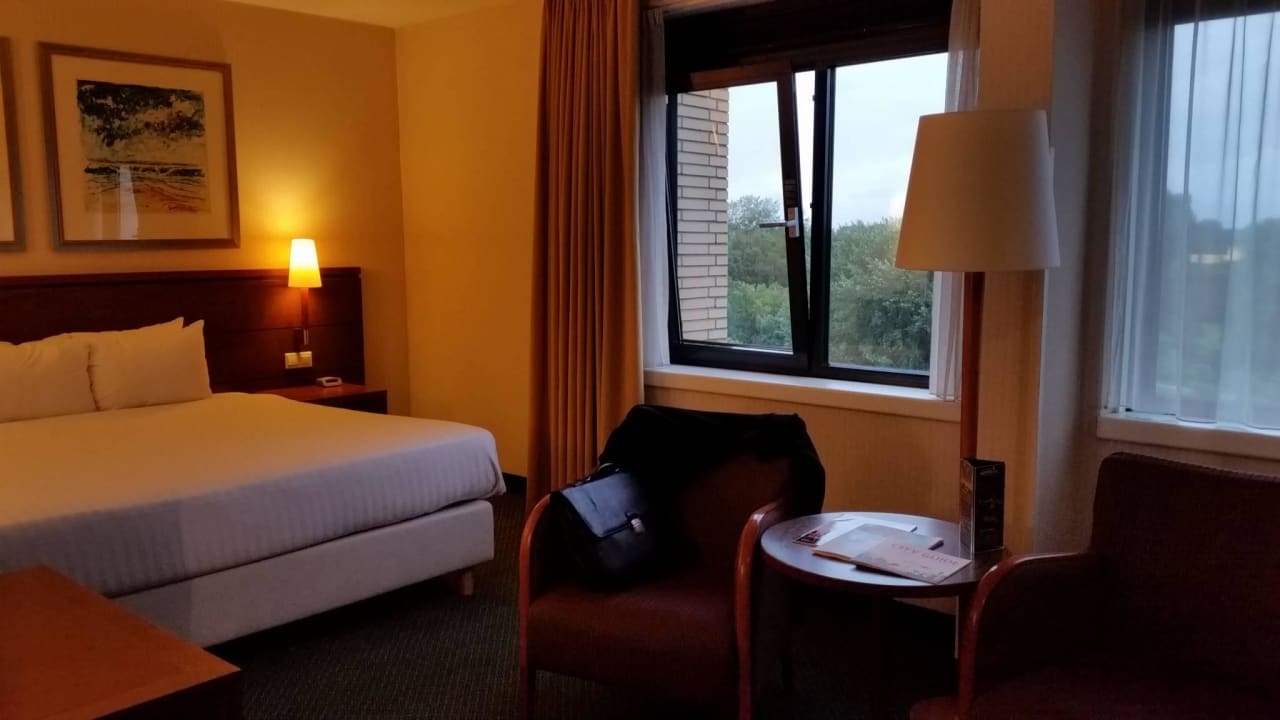 Großzügiges Zimmer Hotel Courtyard by Marriott Amsterdam Airport