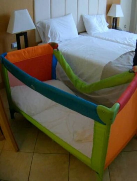 Kaputtes Babybett Lindos Imperial Resort & Spa