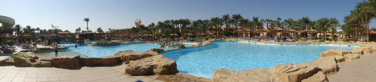 Poolanlage im vorderen Bereich Beach Albatros Resort