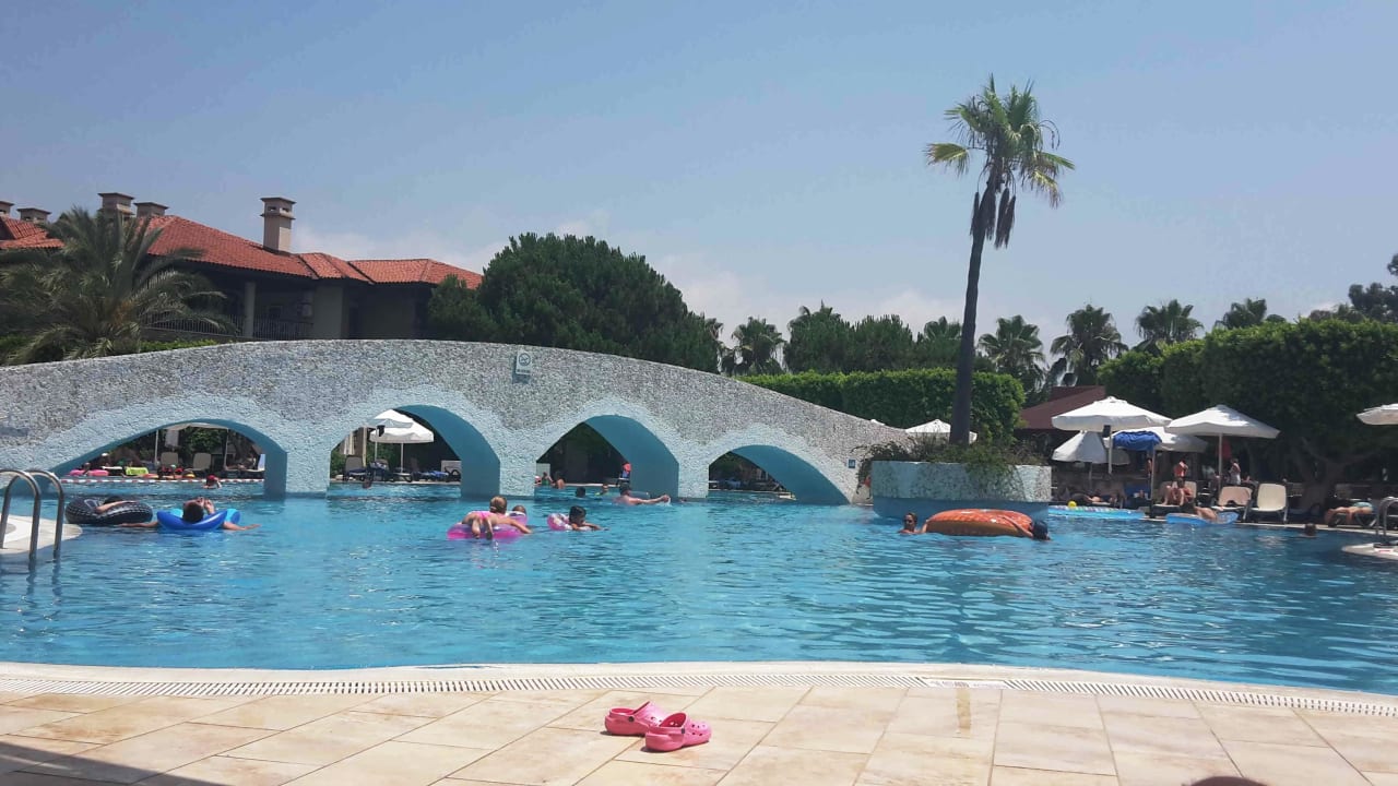 Pool Club Grand Side
