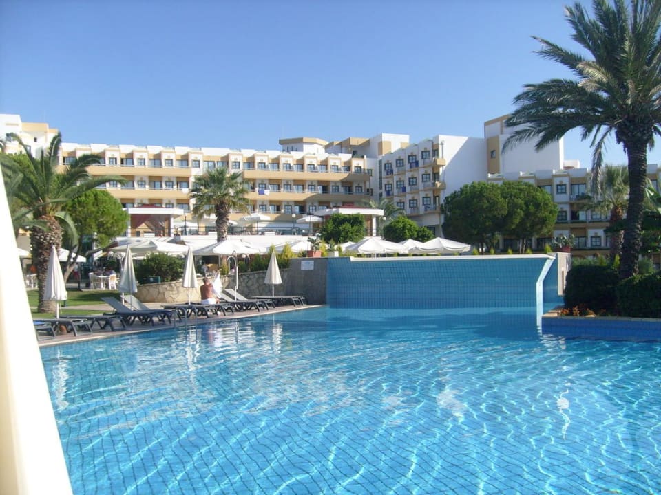 Pool Crystal Tat Beach