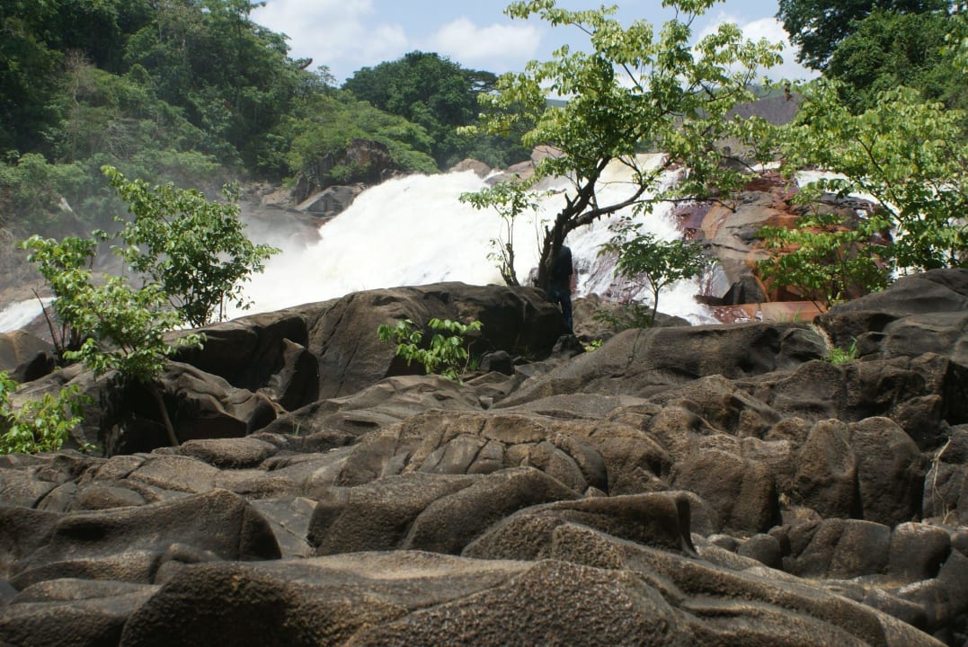 CHUTES DE BUMBUNA Hotel Sierra Paradise Resort