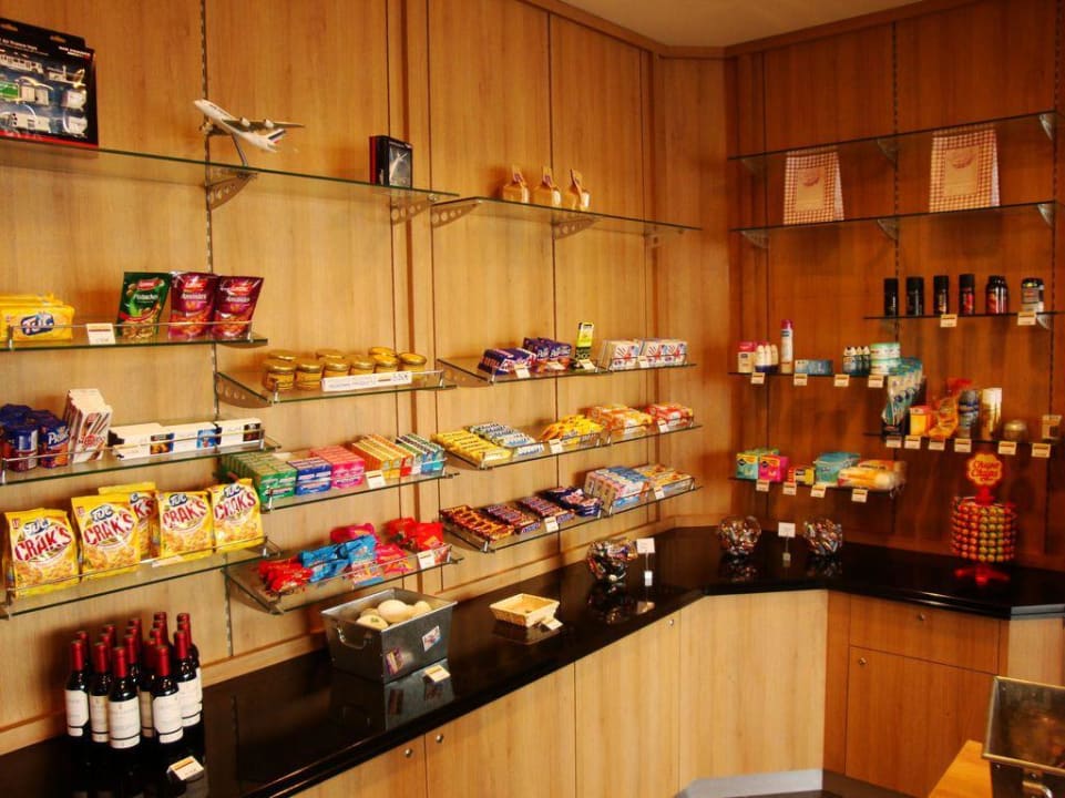 Minimarkt für den Snack zwischendurch Hotel Courtyard by Marriott Toulouse Airport