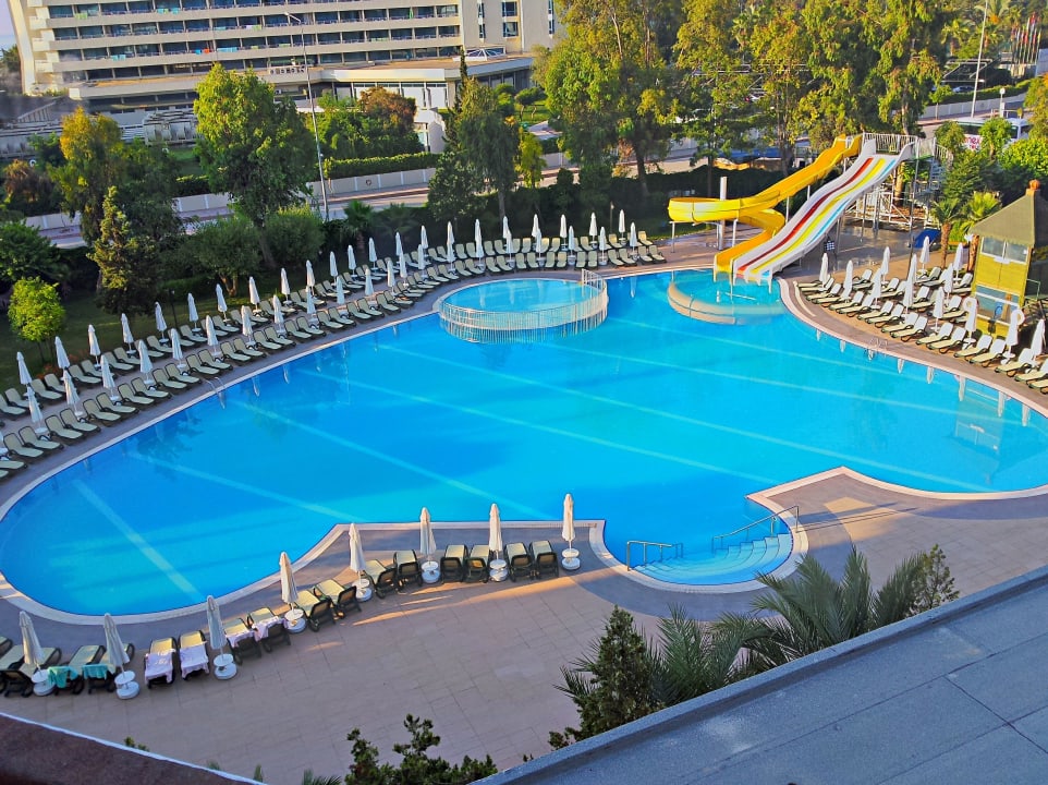 This is 7am,no rush to get sunloungers, Greenwood Kemer Resort