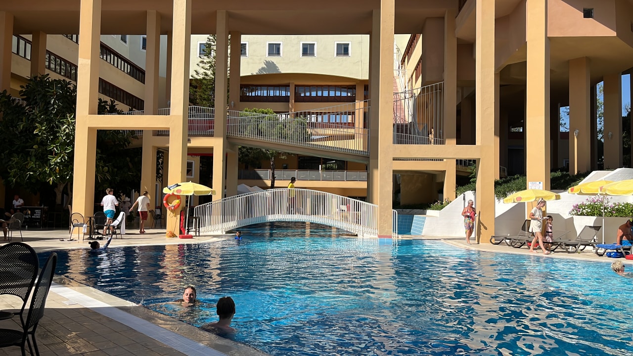 Pool Asteria Collection Side