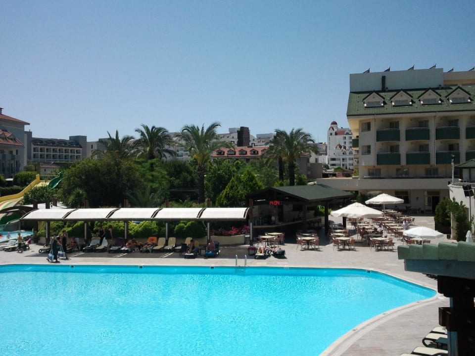 Pool Side Breeze Hotel