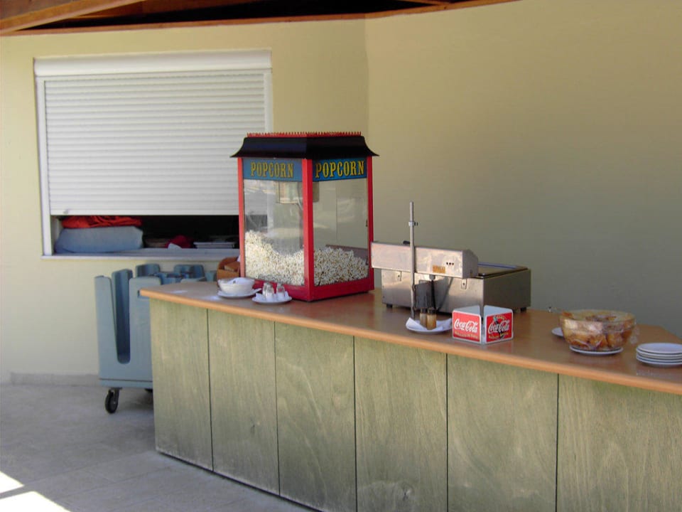 Popcornautomat am Hauptpool TUI KIDS CLUB Alex Beach