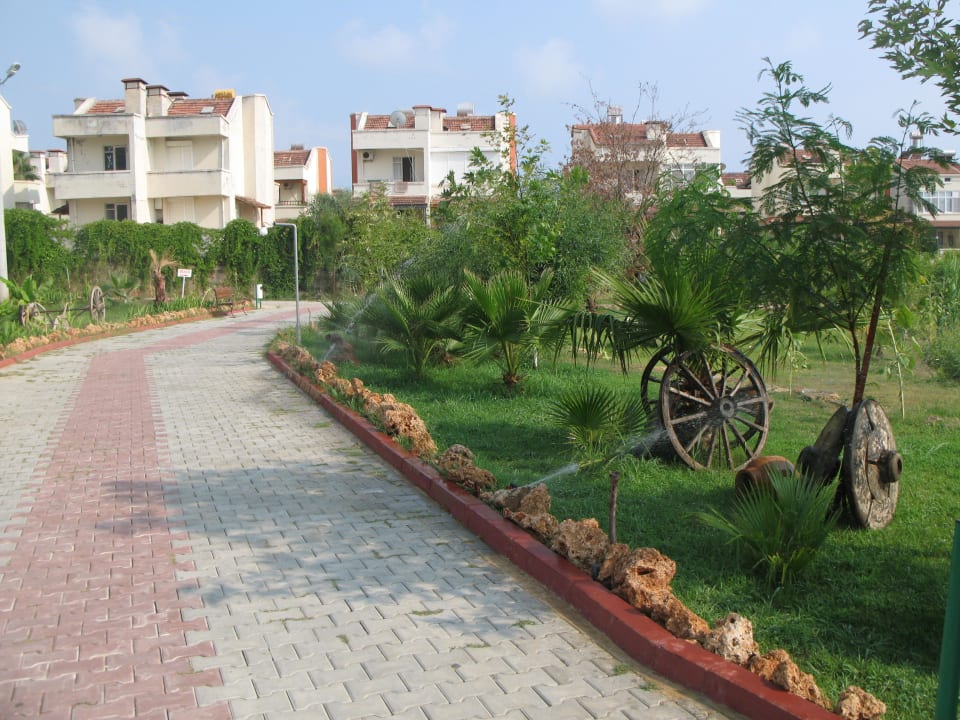 Дорога к пляжу Cenger Beach Resort & Spa