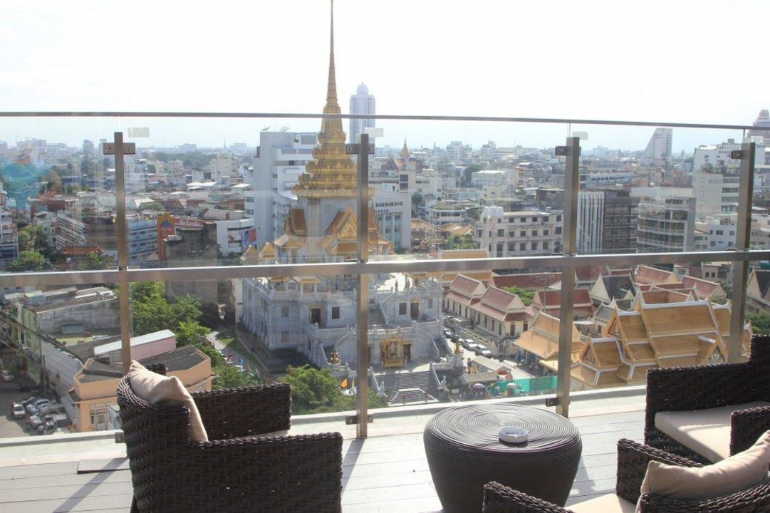 Aussenterrasse mit Ausblick Prime Hotel Central Station Bangkok