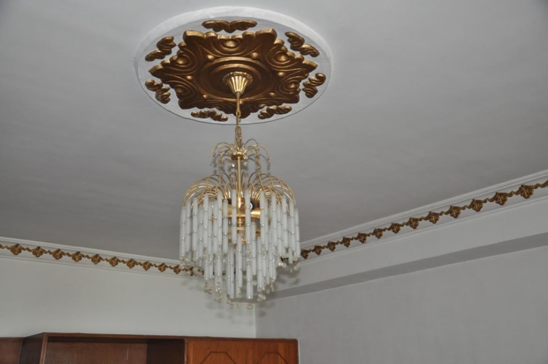 Kronenleuchter Hotel Himalayan Horizon