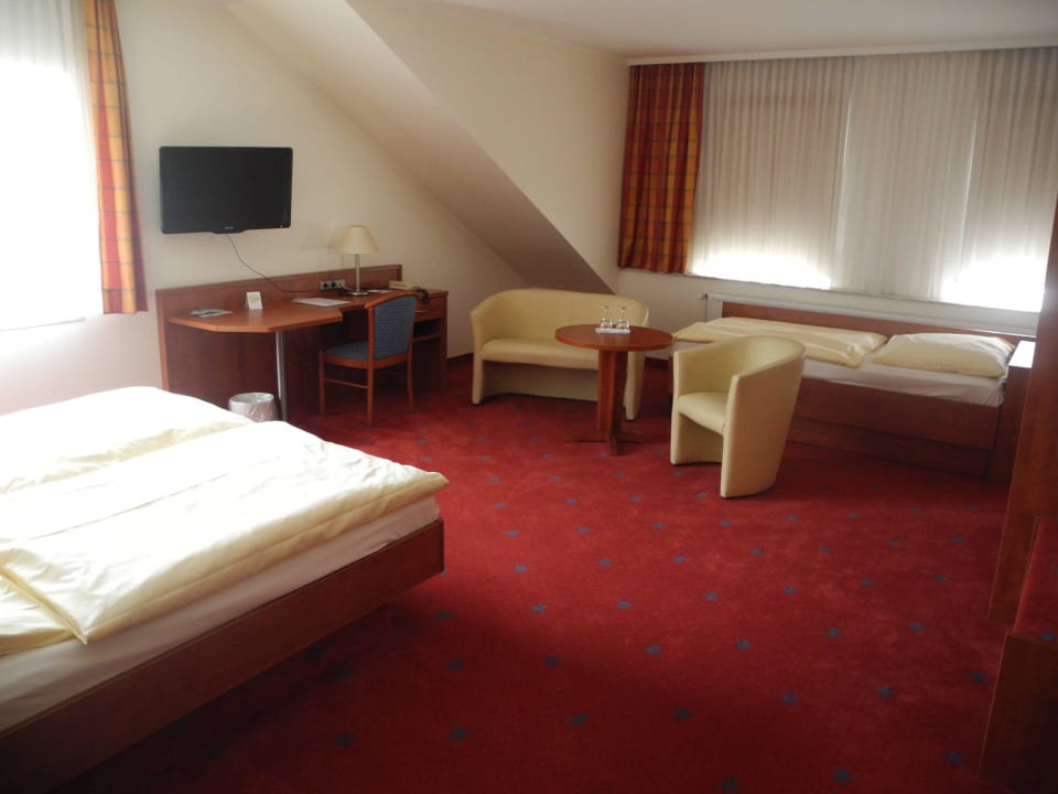 Das Zimmer 252 ist angenehm groß Avalon Hotelpark Königshof