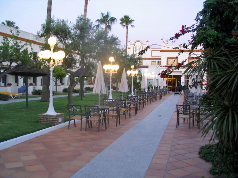 Im Innenhof am Pool Hotel Playa de la Luz