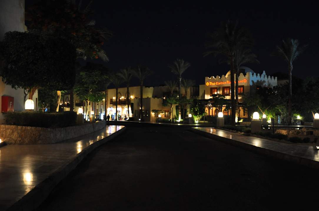 Hotel bei Nacht The Grand Hotel Sharm El Sheikh
