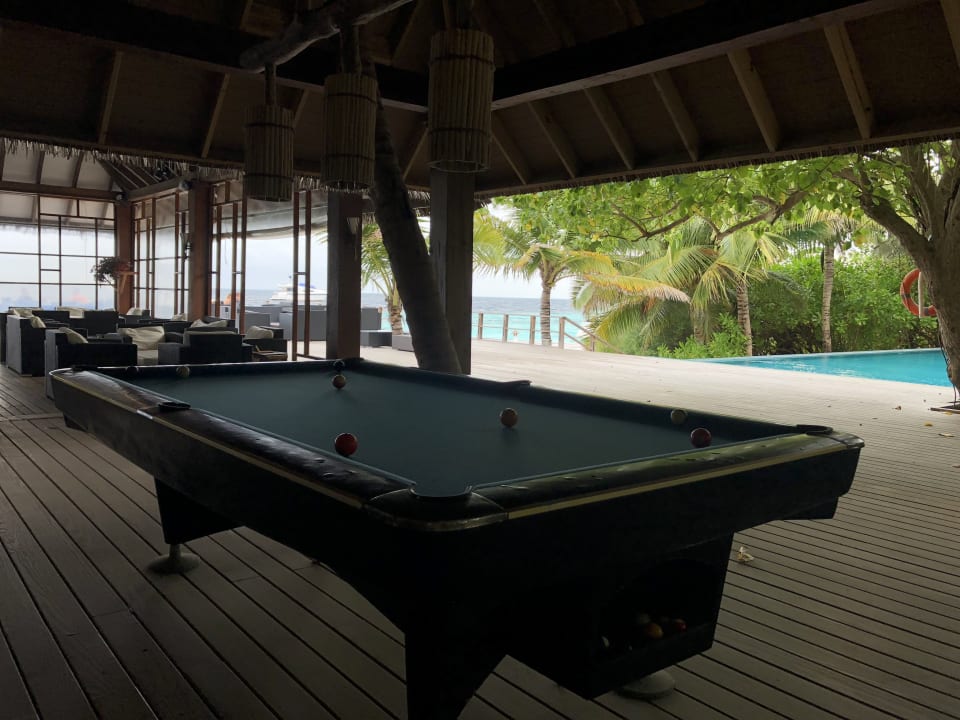 Billard mit Blick aus Meer  Eri Maldives