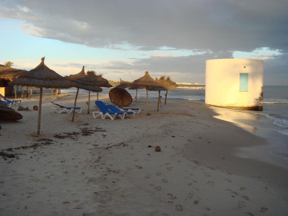 Strand verwahrlost Royal Lido Resort & Spa