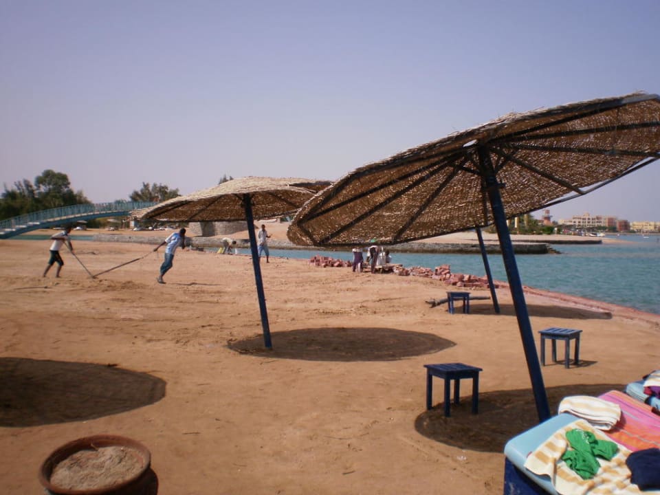 Strand mit Liegen Sultan Bey Hotel, El Gouna