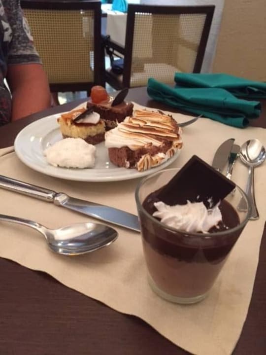 Dessert vom Buffet Lara Barut Collection