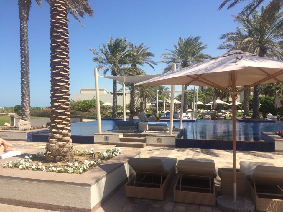 Pool Park Hyatt Abu Dhabi Hotel and Villas