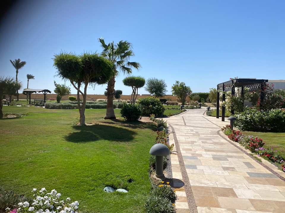 Gartenanlage Mövenpick Waterpark Resort & Spa Soma Bay