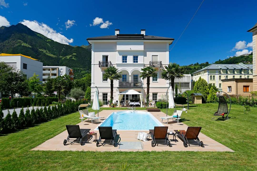 Pool Garni Villa Tyrol