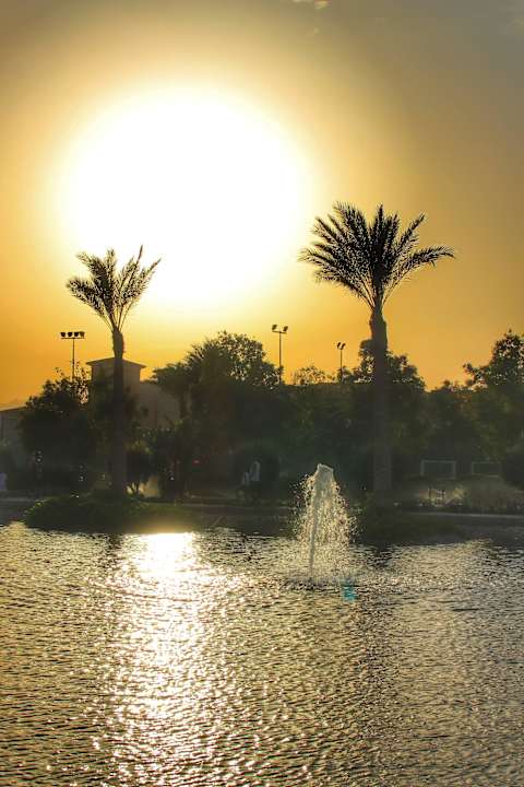 Abends am Pool JAZ Aquamarine Resort