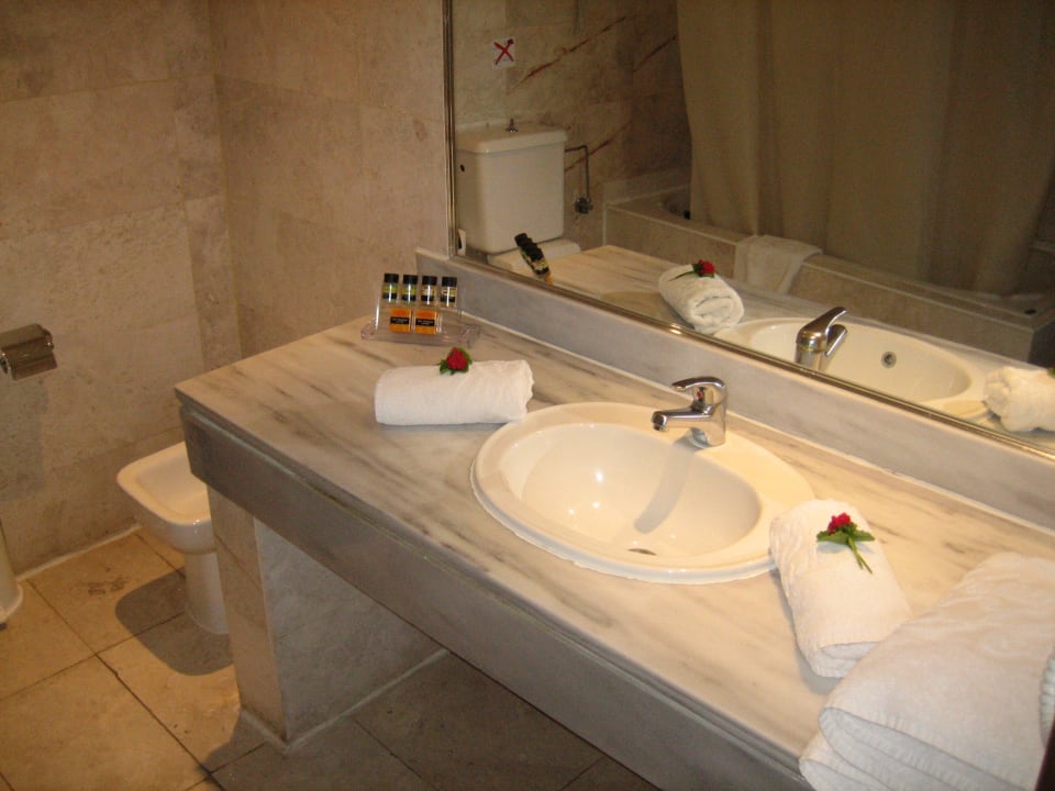 Zimmer 554 Bad -1 Hotel Kalithea Mare Palace