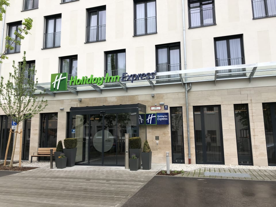 Außenansicht Holiday Inn Express Munich - City East
