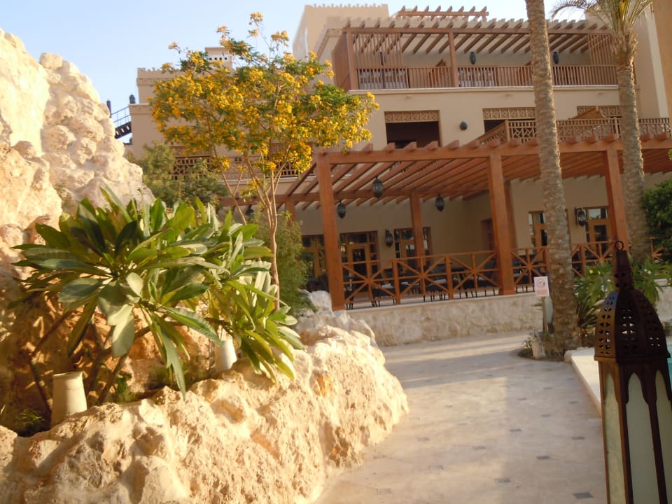 Überall wunderschön angelegte Wege Makadi Spa - Adults only