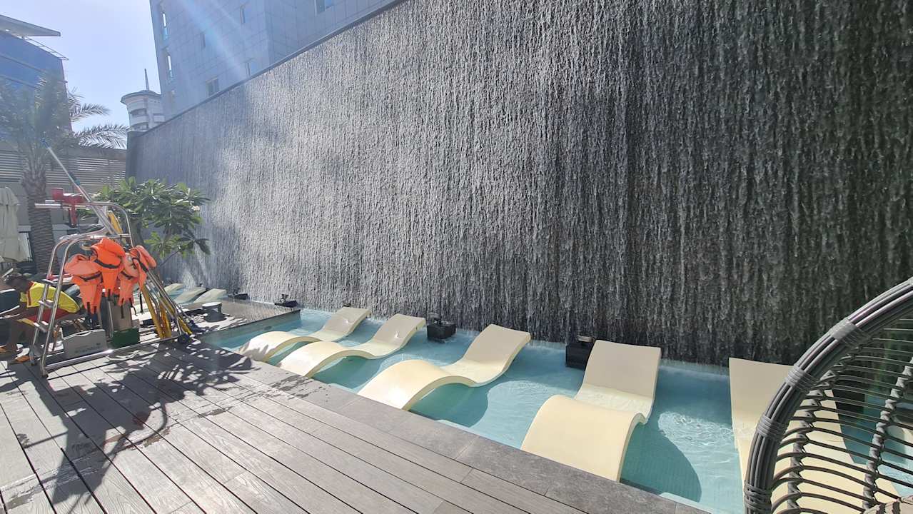 Pool Al Khoory Sky Garden Hotel