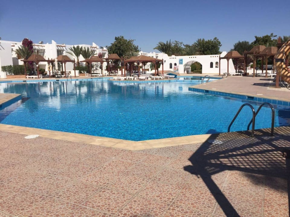 Pool Menaville Safaga