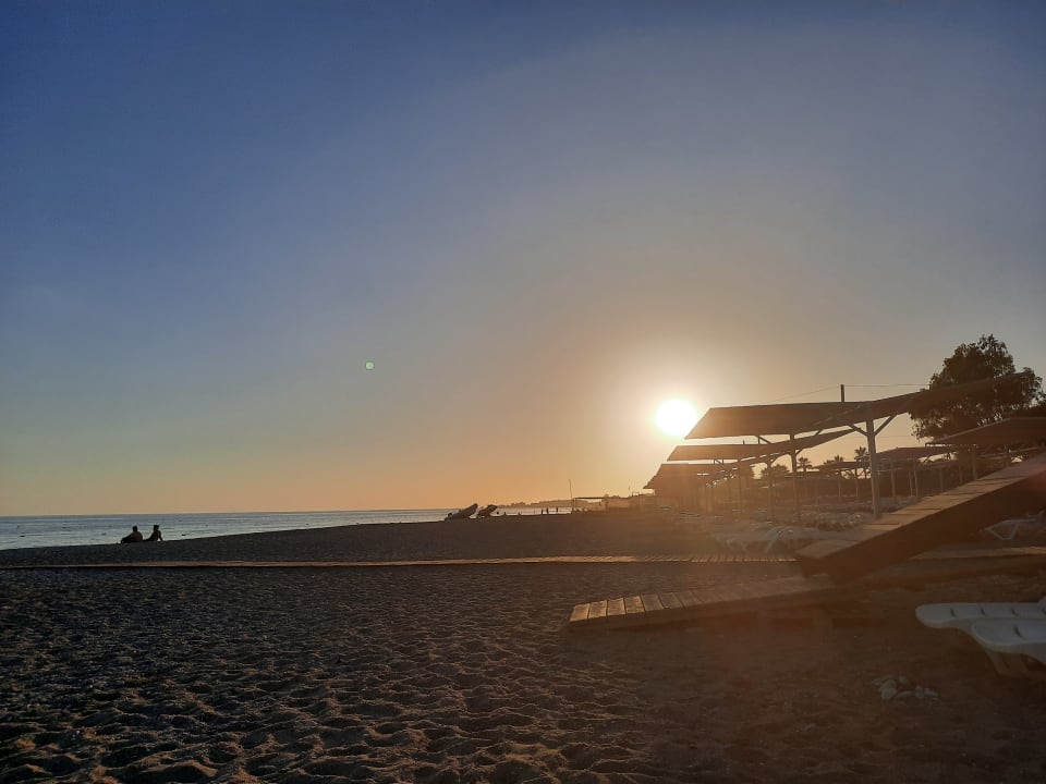 Strand Club Turtas Beach Hotel